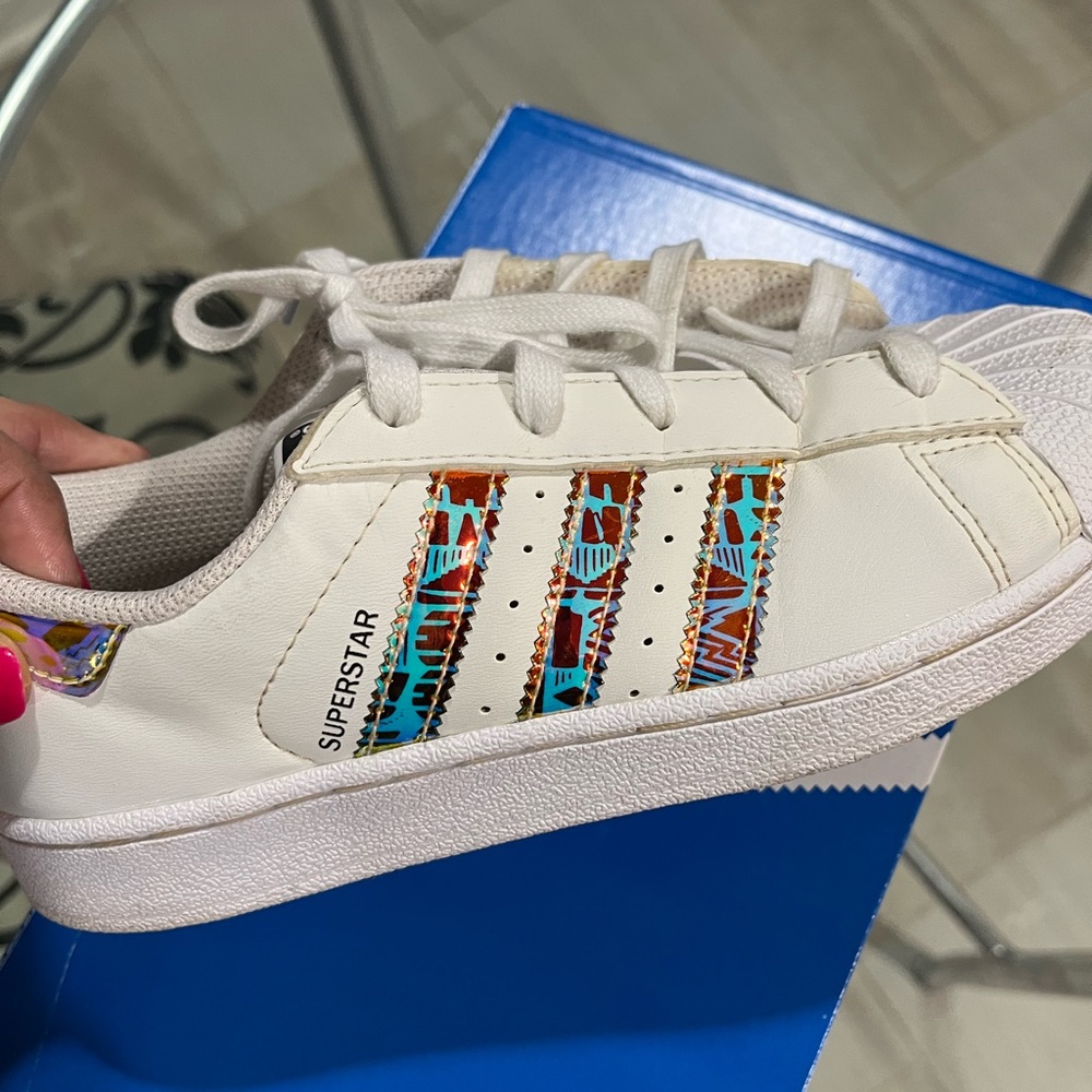 Adidas - Picture 3 of 4